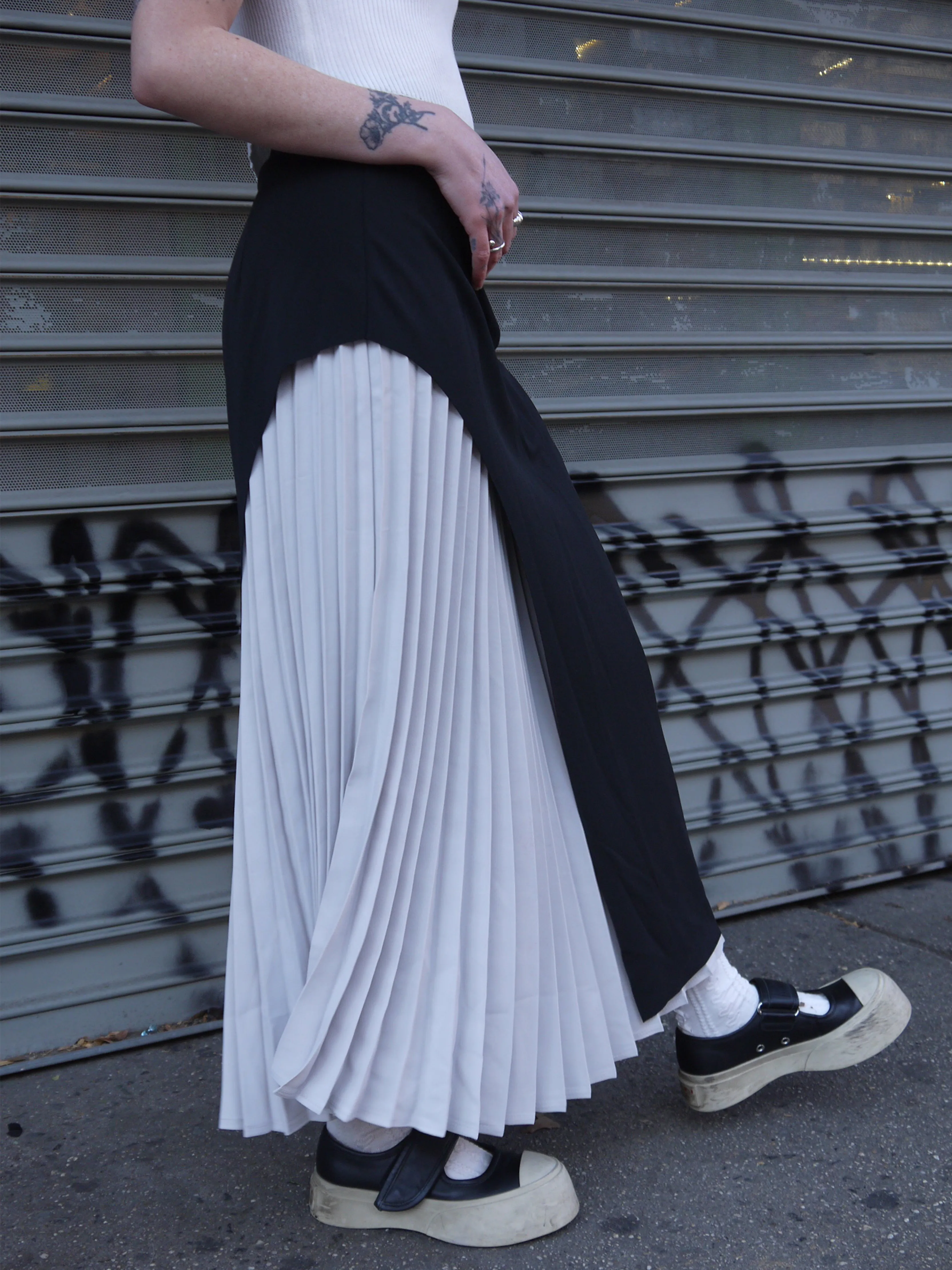 2 tone half pleated skirt