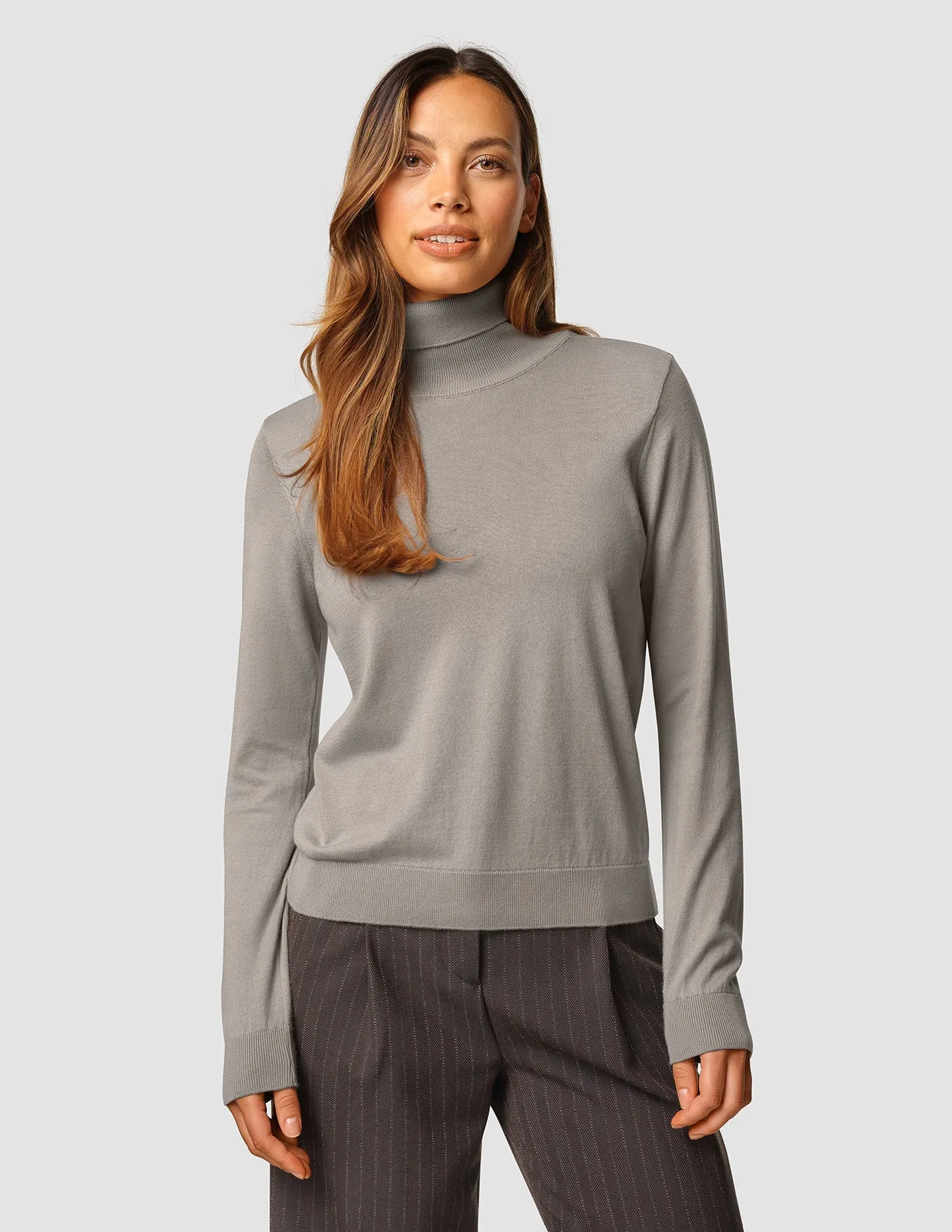 Fine Knit Turtleneck Dark Sand