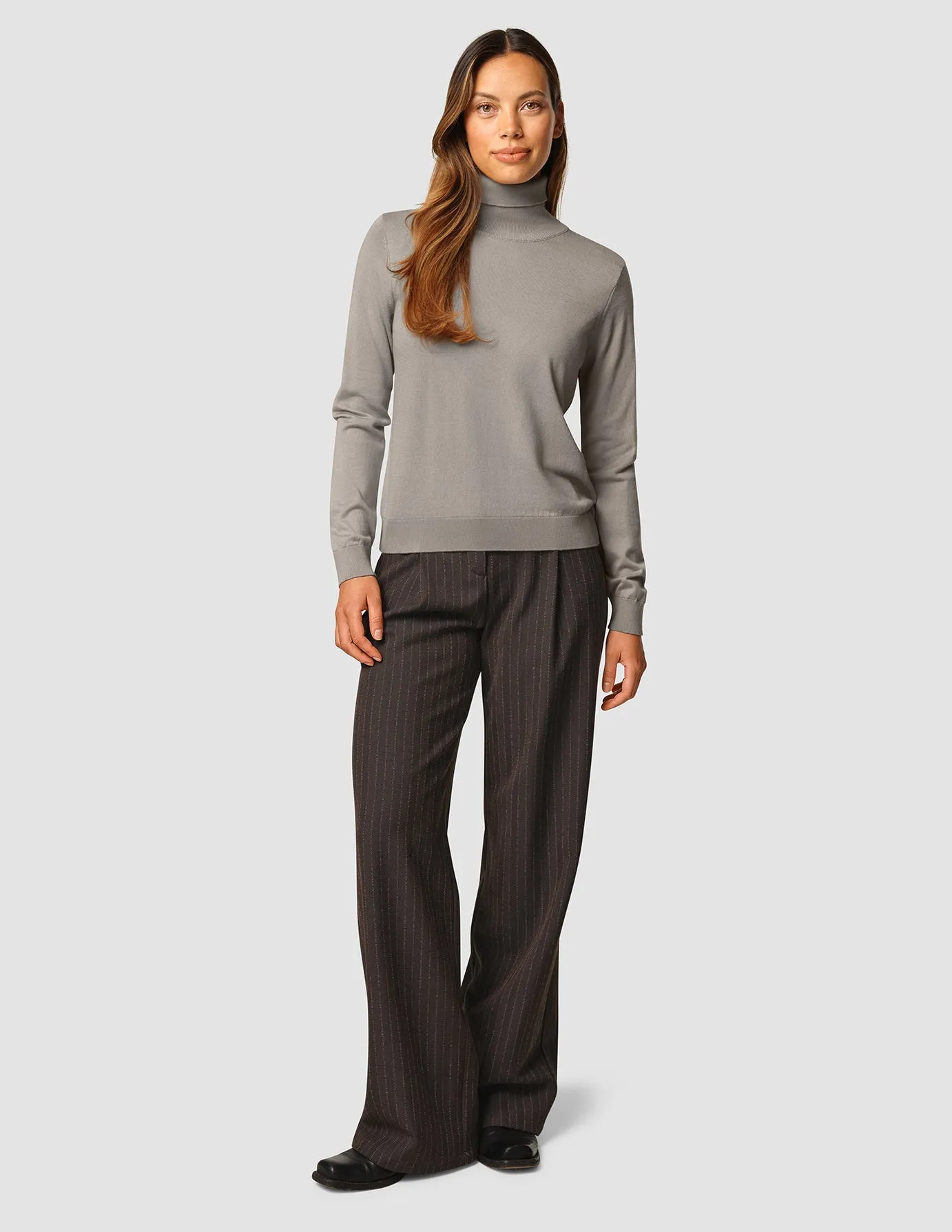 Fine Knit Turtleneck Dark Sand