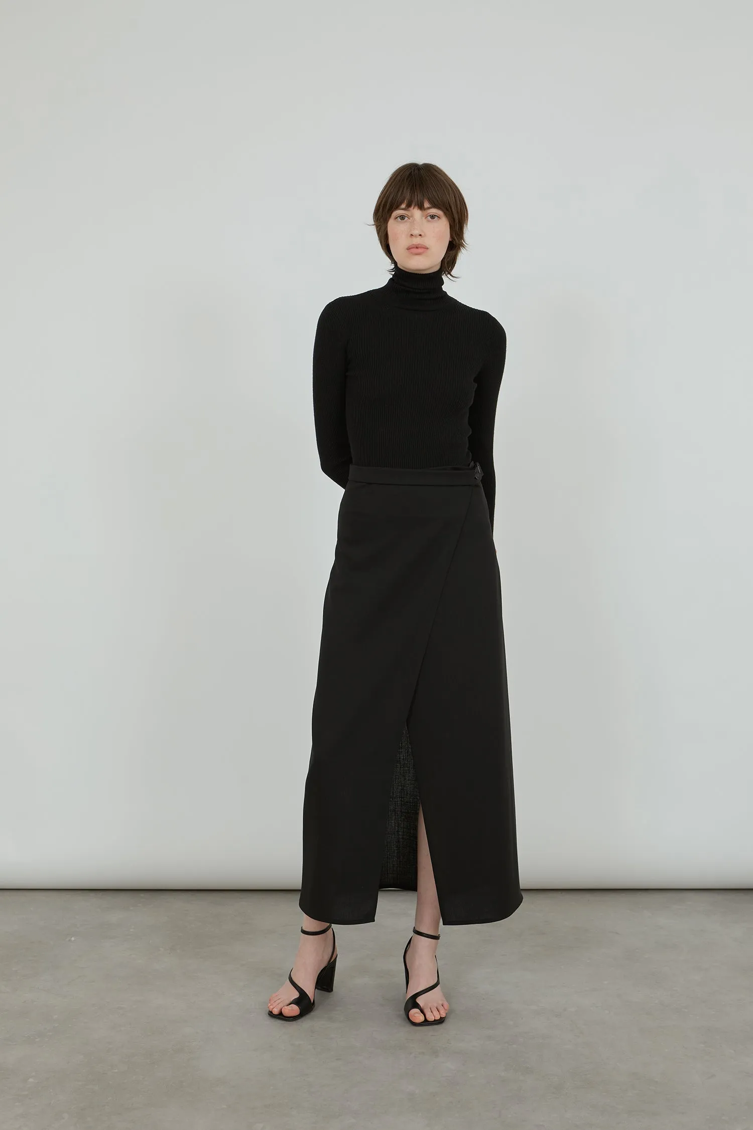 Jun wrap skirt | Black - Virgin wool