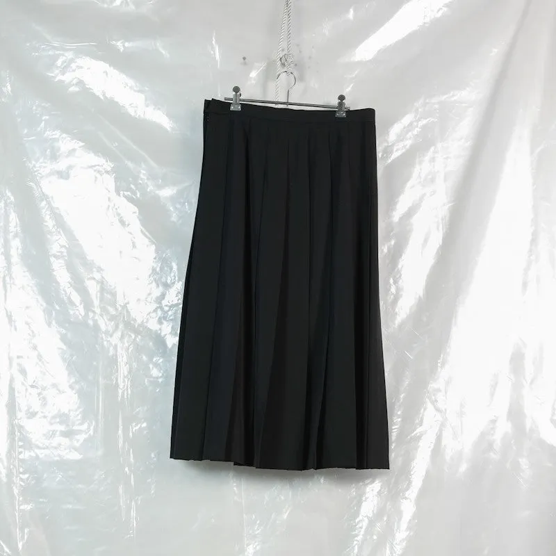 pleated long skirt